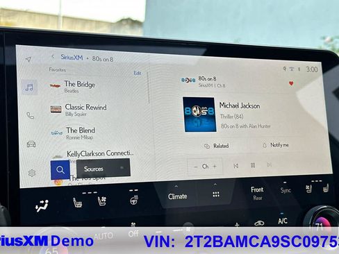 Used 2025 Lexus RX 350 Premium image 34