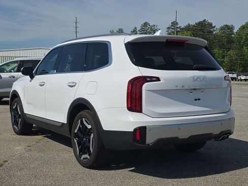 Used 2024 Kia Telluride S w/ S Sunroof Package image 3