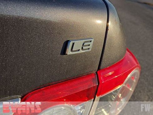 Used 2012 Toyota Corolla image 3