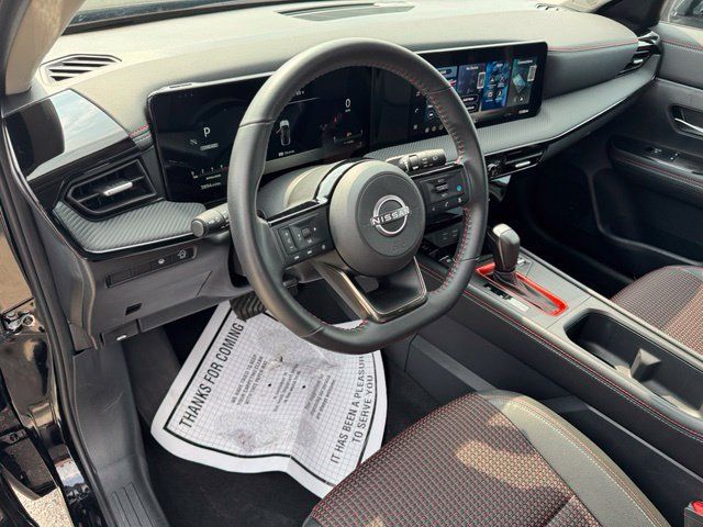 Used 2026 Nissan Kicks SR FWD image 13