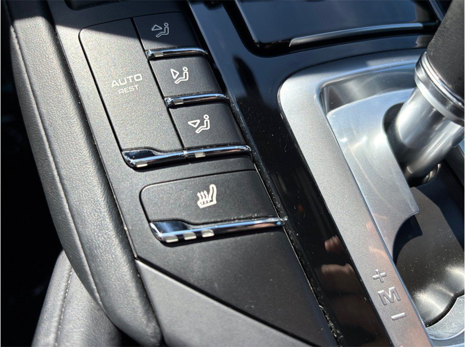 Used 2016 Porsche Cayenne GTS AWD/4WD image 28