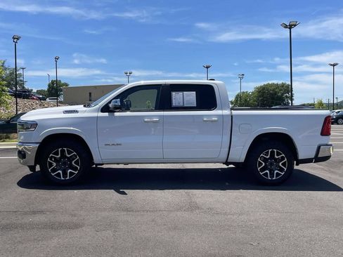 Used 2025 RAM 1500 Laramie AWD/4WD image 3
