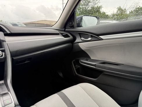 Used 2017 Honda Civic EX image 8