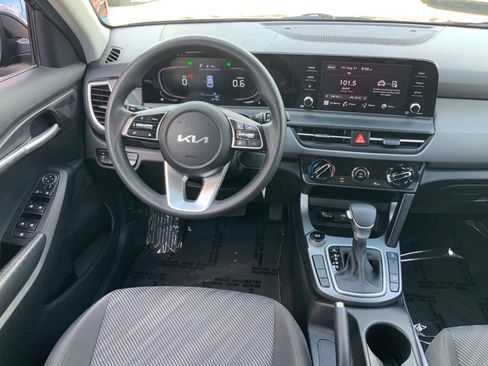 Used 2024 Kia Seltos LX AWD/4WD image 18