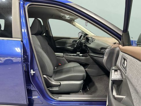 Used 2023 Nissan Rogue S image 30