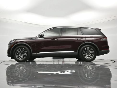 Used 2020 Lincoln Aviator 2WD w/ Class IV Trailer Tow Package image 43