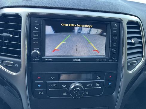 Used 2012 Jeep Grand Cherokee Laredo AWD/4WD image 25