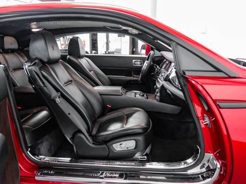 Used 2014 Rolls-Royce Wraith image 32
