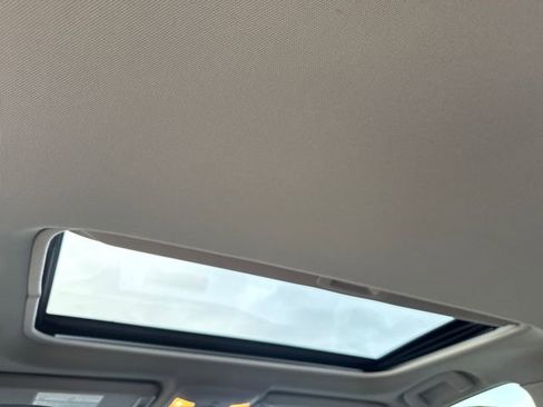 Used 2017 Toyota RAV4 XLE FWD image 16