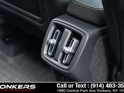 Used 2023 Volvo XC40 B5 Ultimate w/ Protection Package Premier image 55