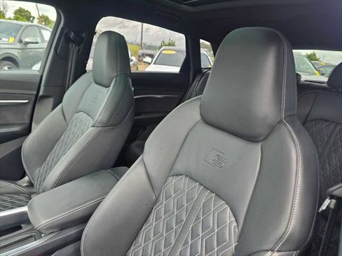 Used 2024 Audi SQ8 e-tron Premium Plus AWD/4WD image 24