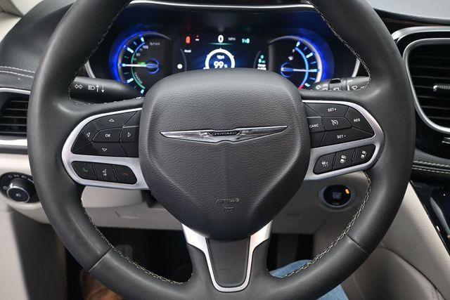 Used 2023 Chrysler Pacifica Limited FWD image 10