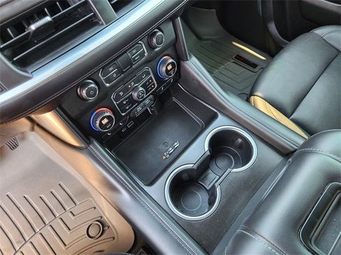 Used 2022 Chevrolet Suburban Z71 w/ Z71 Off-Road Package image 19