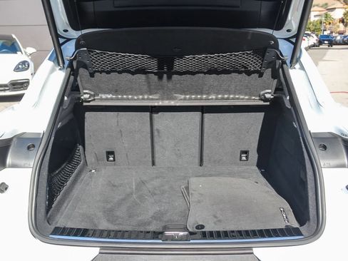 Used 2020 Porsche Cayenne image 20