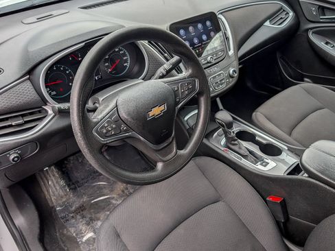 Used 2023 Chevrolet Malibu LT FWD image 17