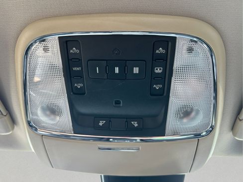 Certified 2017 Chrysler 300 C w/ Safetytec Plus Group RWD image 34