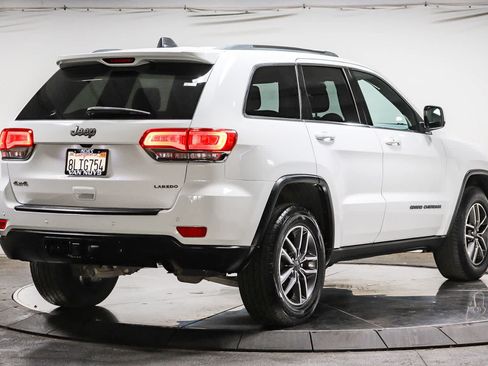 Used 2019 Jeep Grand Cherokee Laredo w/ Security & Convenience Group AWD/4WD image 4