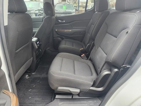 Used 2021 GMC Acadia SLE w/ Driver Convenience Package image 16