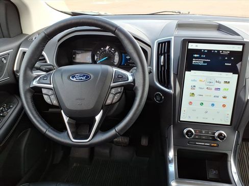 Used 2024 Ford Edge Titanium w/ Equipment Group 301A image 17