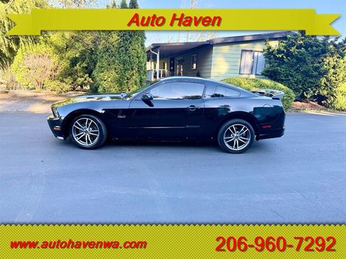 Used 2011 Ford Mustang GT Premium RWD image 4
