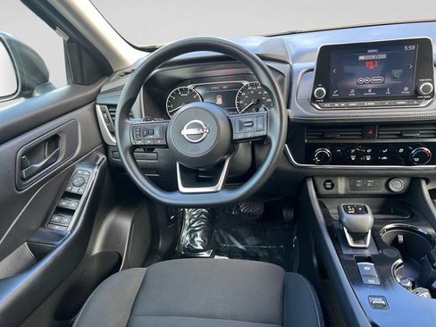 Used 2024 Nissan Rogue S FWD image 12