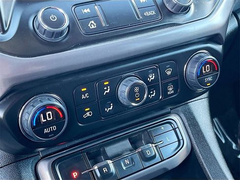 Used 2023 GMC Acadia AT4 image 16