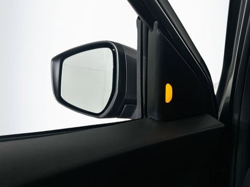 Used 2023 Nissan Kicks SV FWD image 16
