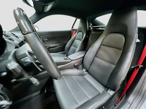 Certified 2025 Porsche 718 Cayman RWD image 5