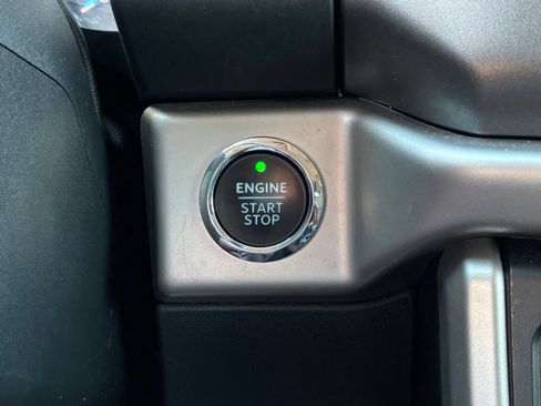 Used 2024 Ford Expedition XLT AWD/4WD image 23