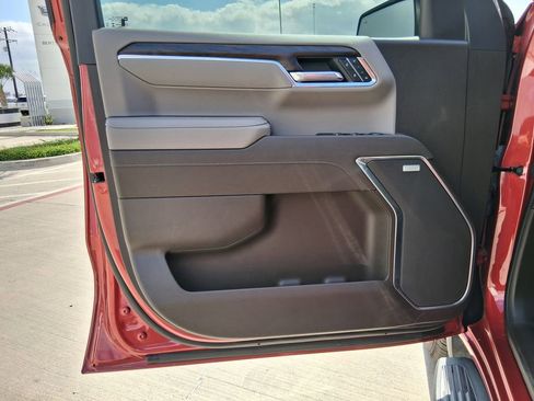 Used 2026 GMC Sierra 1500 SLT AWD/4WD image 19