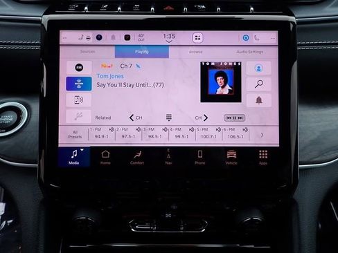 Used 2023 Jeep Grand Cherokee Limited image 25