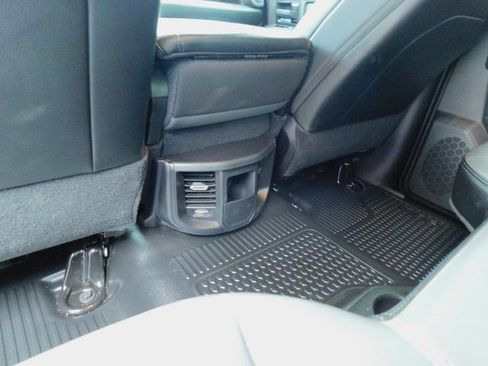 Used 2024 RAM 2500 Tradesman w/ Chrome Appearance Group image 18