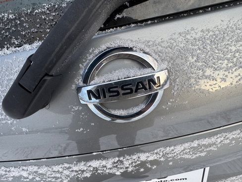 Used 2015 Nissan Versa Note SR w/ SR Tech Package image 13