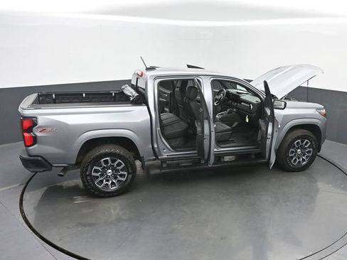 Used 2025 Chevrolet Colorado Z71 w/ Technology Package AWD/4WD image 63