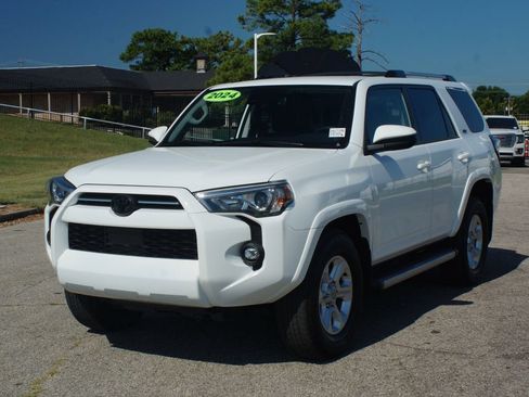 Used 2024 Toyota 4Runner SR5 RWD image 22
