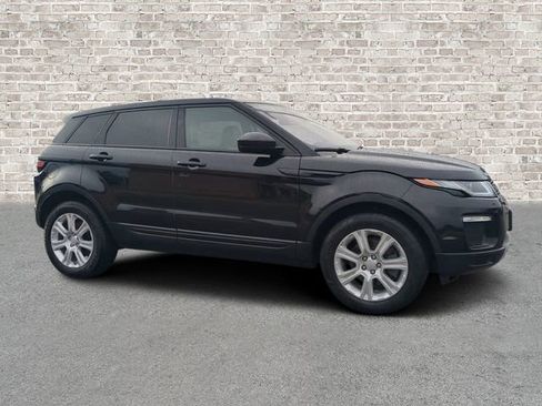 Used 2018 Land Rover Range Rover Evoque SE image 1
