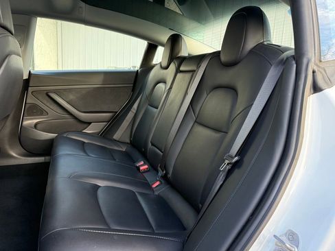Used 2021 Tesla Model 3 Standard Range Plus image 14