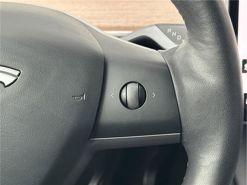 Used 2021 Tesla Model Y Long Range AWD/4WD image 22