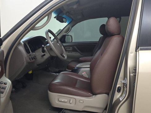 Used 2005 Toyota Sequoia SR5 RWD image 5