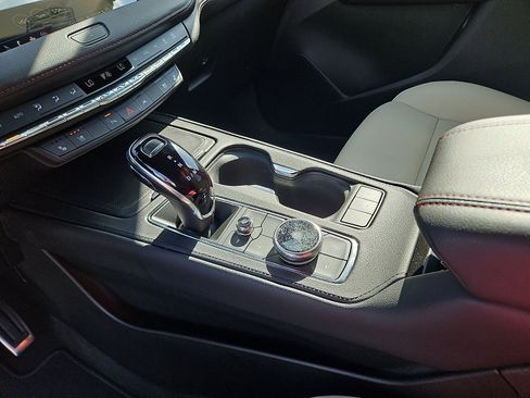 Certified 2023 Cadillac XT4 Sport FWD image 23