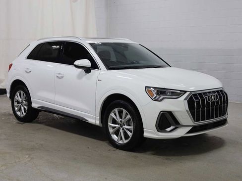 Used 2023 Audi Q3 2.0T Premium w/ Convenience Package image 13