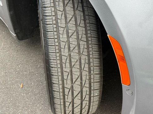 Used 2019 Chrysler Pacifica Touring-L FWD image 33