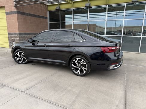 Used 2025 Volkswagen Jetta SEL FWD image 5