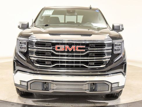 Used 2022 GMC Sierra 1500 SLT w/ SLT Convenience Package image 3