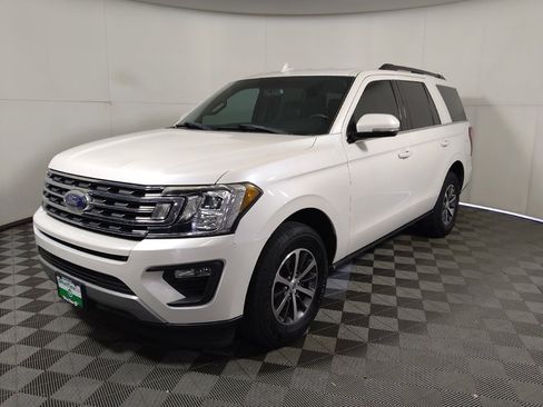 Used 2019 Ford Expedition XLT w/ Equipment Group 202A RWD image 2