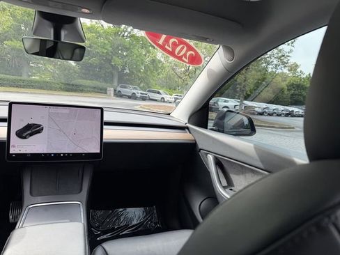 Used 2021 Tesla Model Y Long Range AWD/4WD image 34