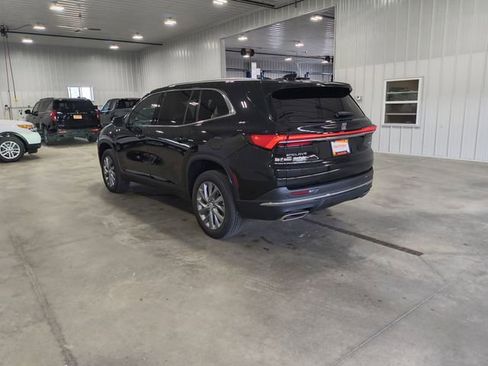 Used 2025 Buick Enclave Preferred AWD/4WD image 6