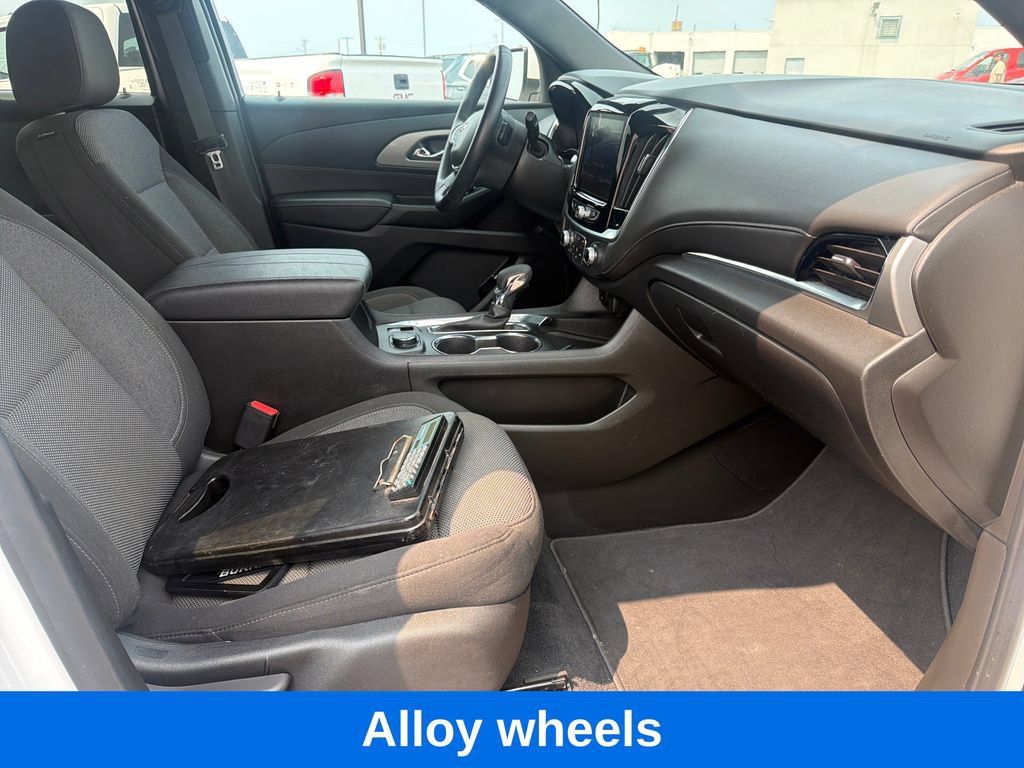 Used 2023 Chevrolet Traverse LT AWD/4WD image 25