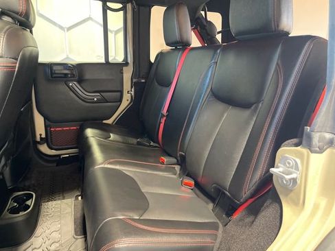 Used 2017 Jeep Wrangler Unlimited Rubicon AWD/4WD image 16