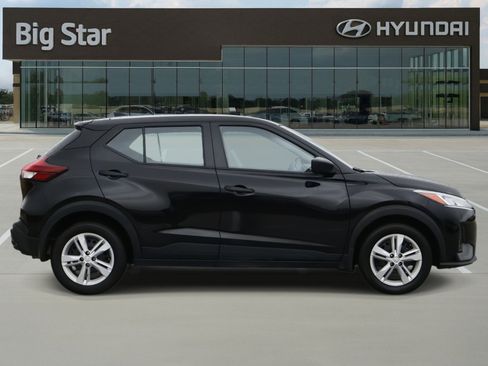 Used 2025 Nissan Kicks Play S image 5